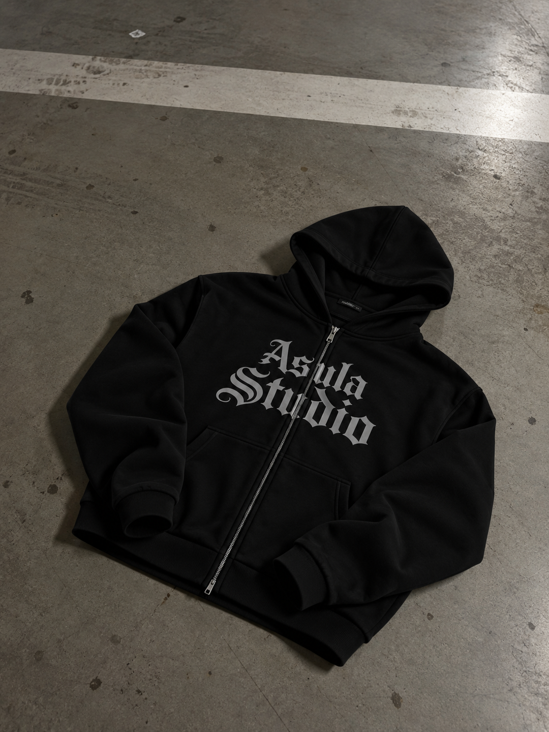 ZIPPER JACKETS / HOODIES