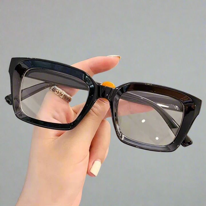 QUADRATISCHE LESEBRILLE