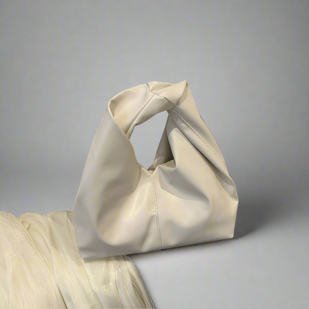 GEFALTETE WOLKEN HANDTASCHE