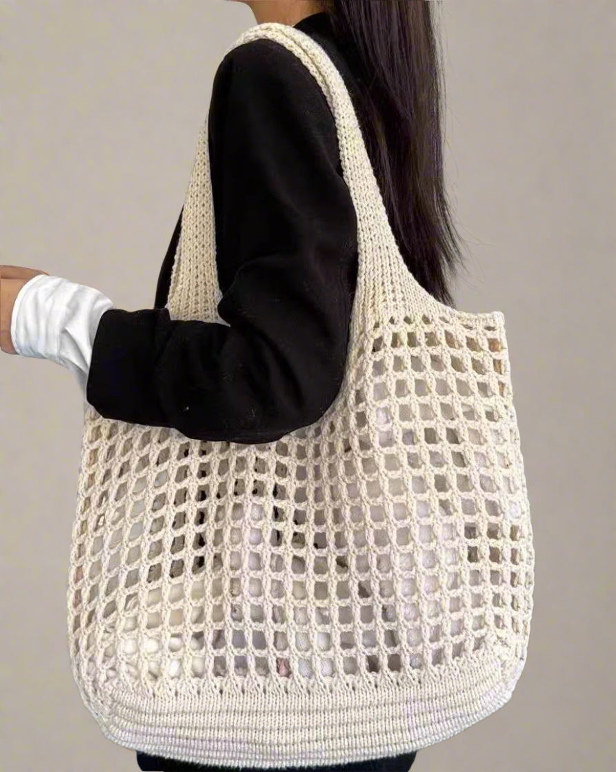 STRICK- TOTE BAG